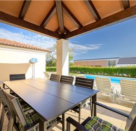4 bedroom villa bedroom with pool, Svetvinčenat, Istria, sleeps 8